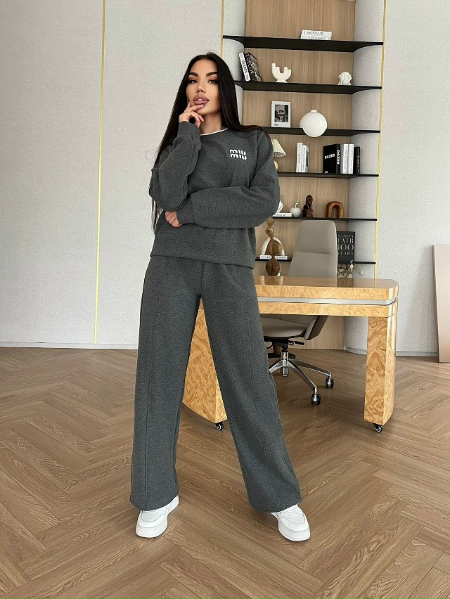 Спортивный костюм 23138483