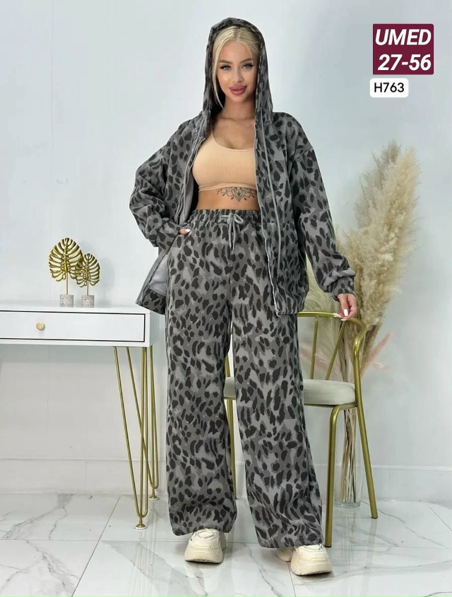 Спортивный костюм 23138812