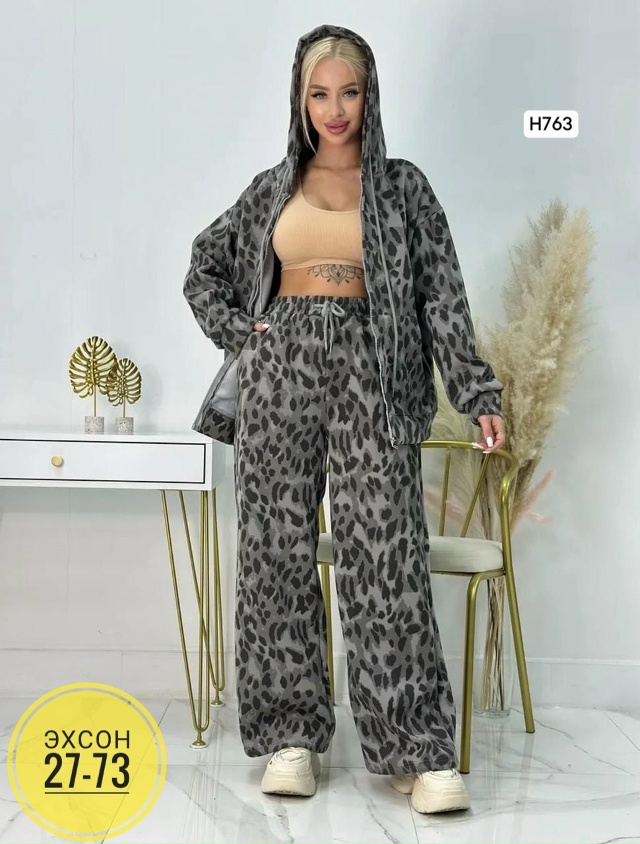 Спортивный костюм 23138584