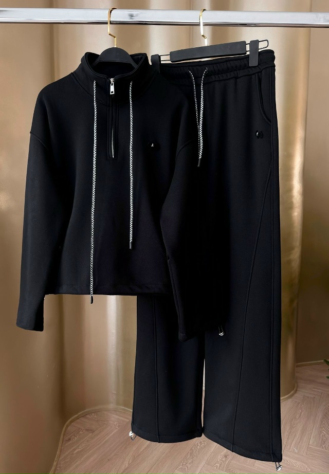 Спортивный костюм 23138486