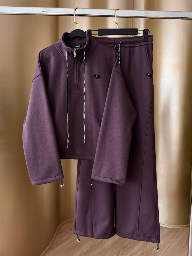 Спортивный костюм 23138486