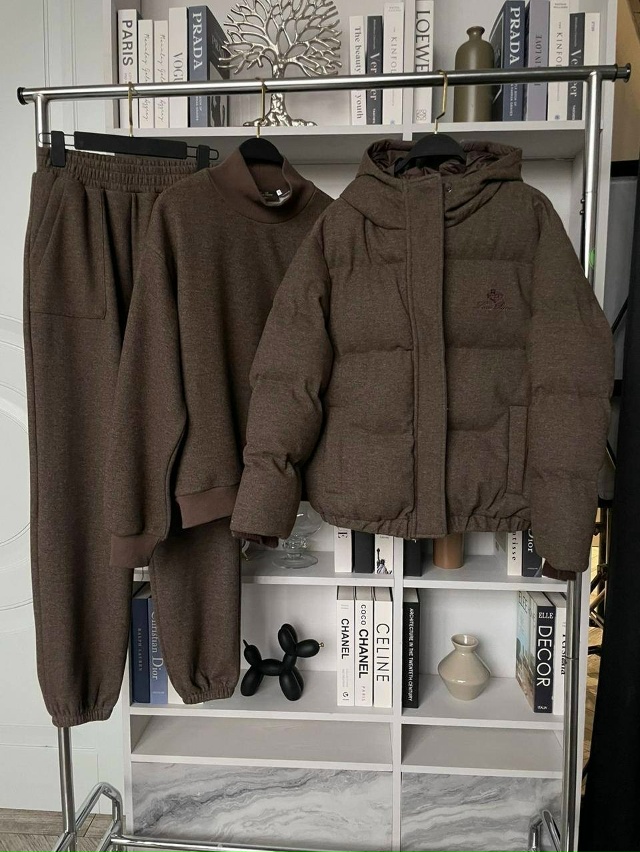 Спортивный костюм 23139420