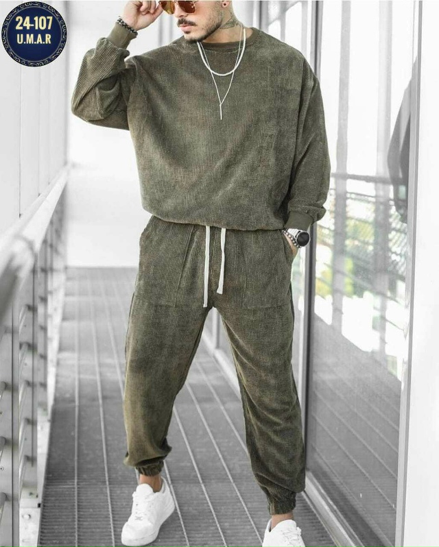 Спортивный костюм 23143668