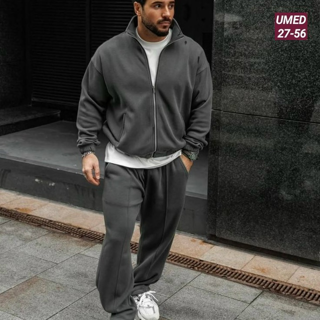 Спортивный костюм 23147311