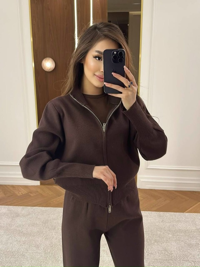 Спортивный костюм 23151294