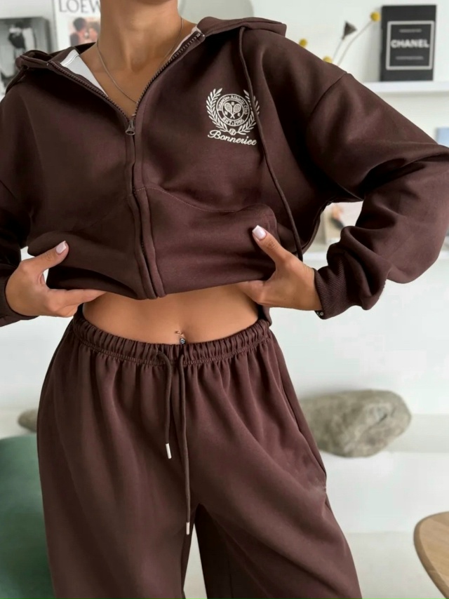 Спортивный костюм 23152521