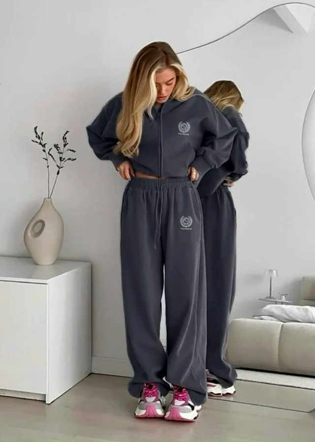 Спортивный костюм 23152681