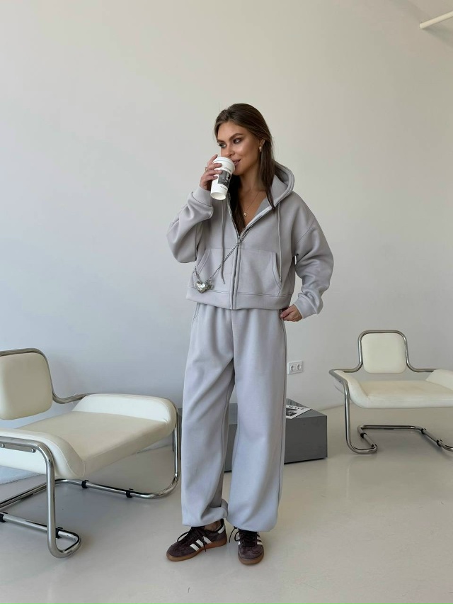 Спортивный костюм 23152484