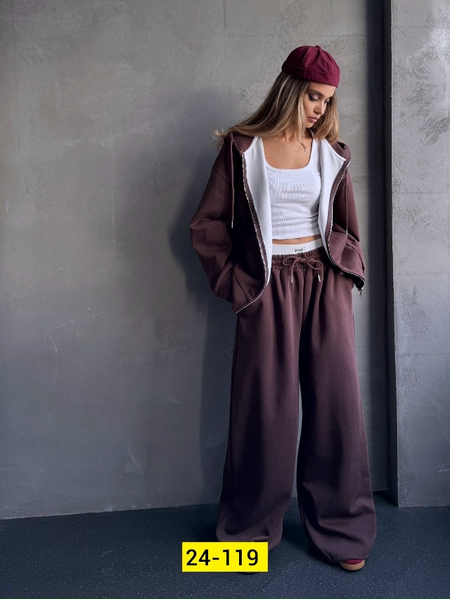 Спортивный костюм 23153692