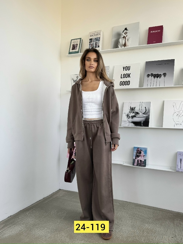 Спортивный костюм 23153692