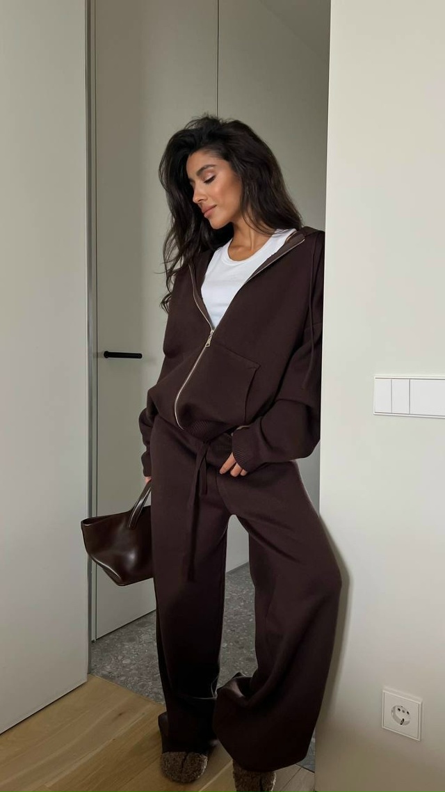 Спортивный костюм 23156175