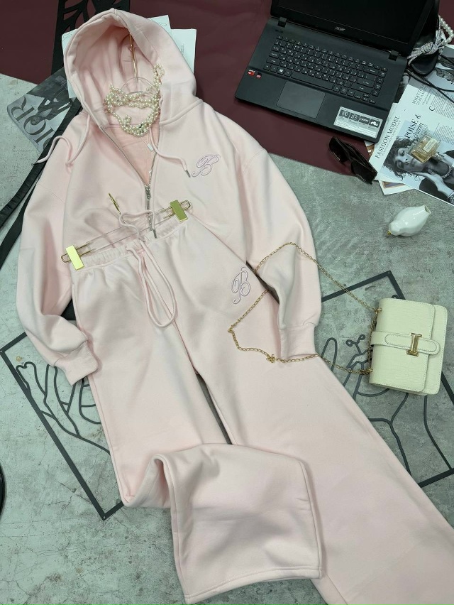 Спортивный костюм 23156408