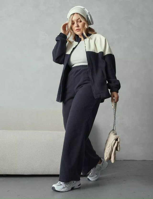 Спортивный костюм 23157094