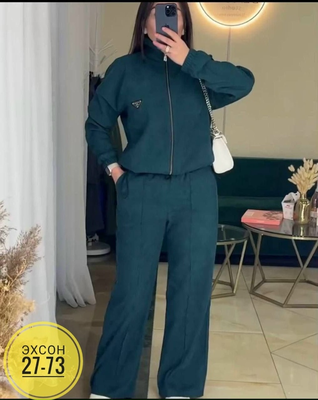 Спортивный костюм 23157639