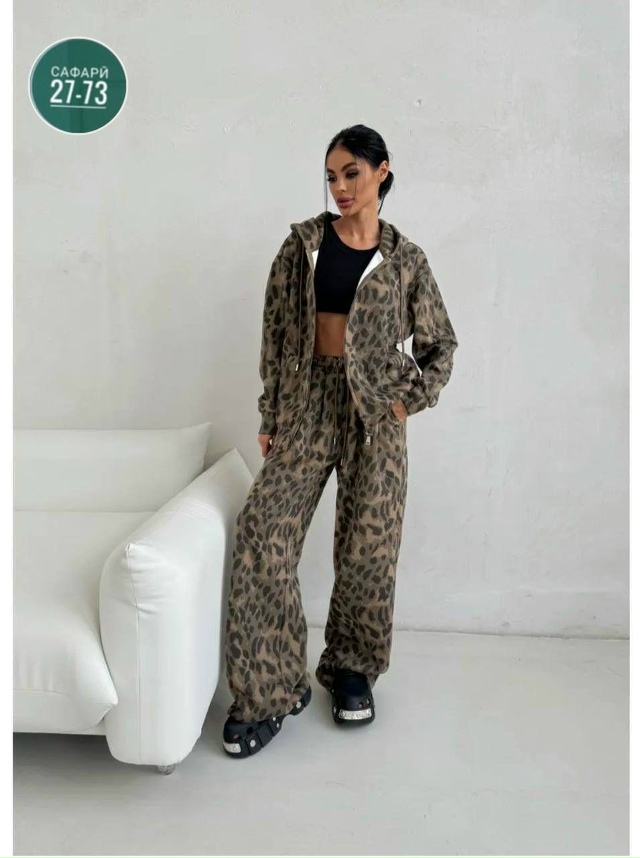 Спортивный костюм 23158513