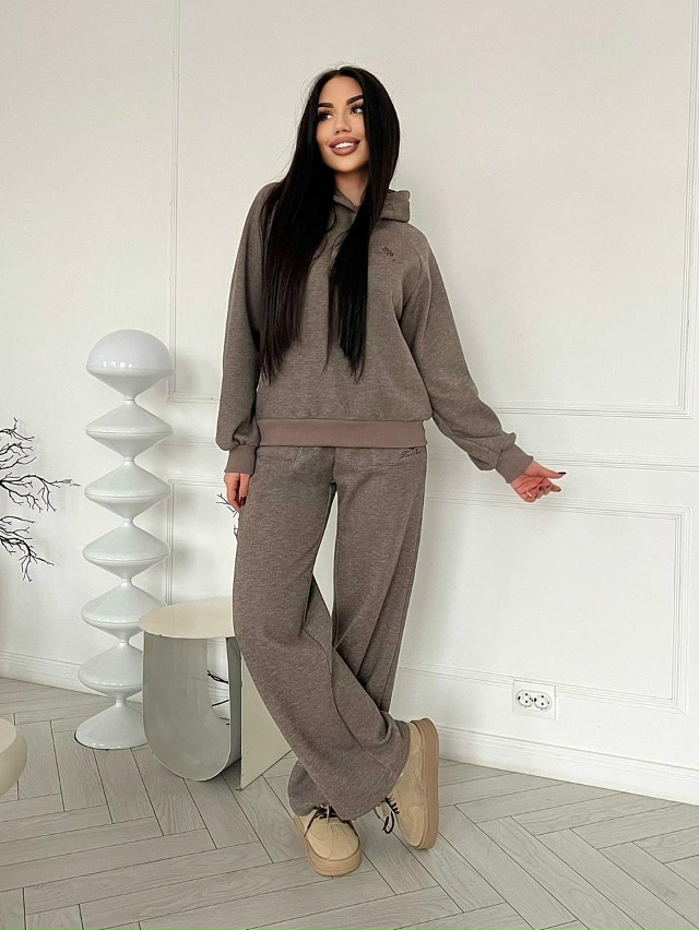 Спортивный костюм 23158618