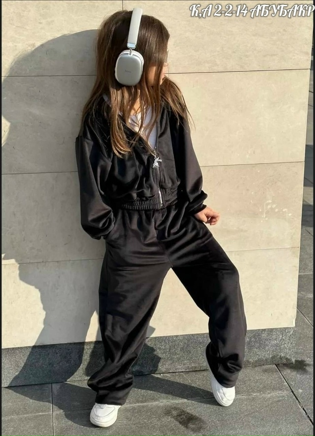 Спортивный костюм 23158935