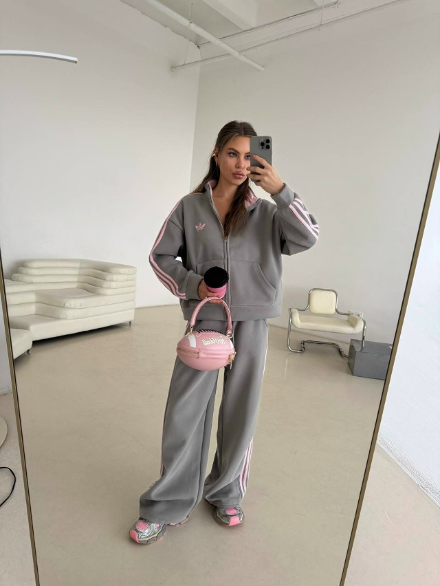 Спортивный костюм 23158286