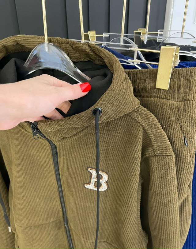 Спортивный костюм 23162284