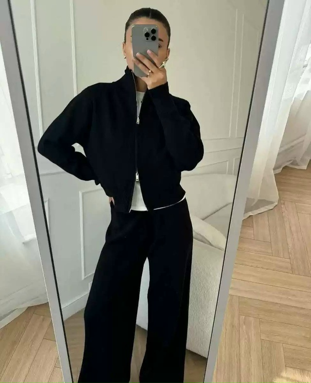 Спортивный костюм 23167083