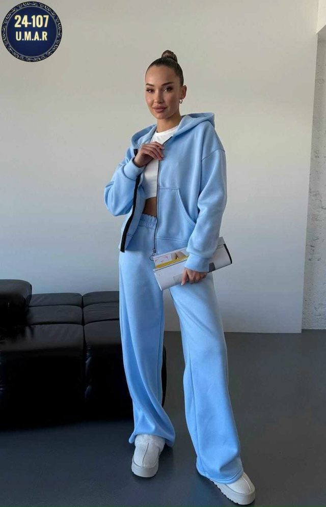 Спортивный костюм 23167116