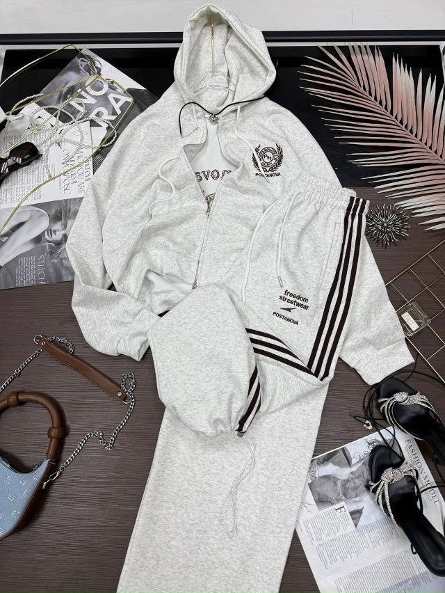 Спортивный костюм 23169063