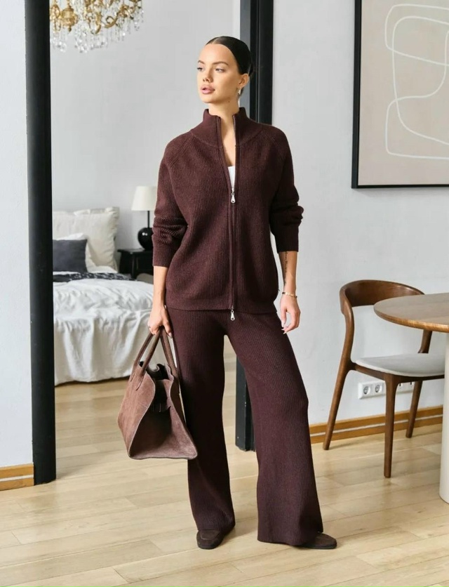 Спортивный костюм 23169059