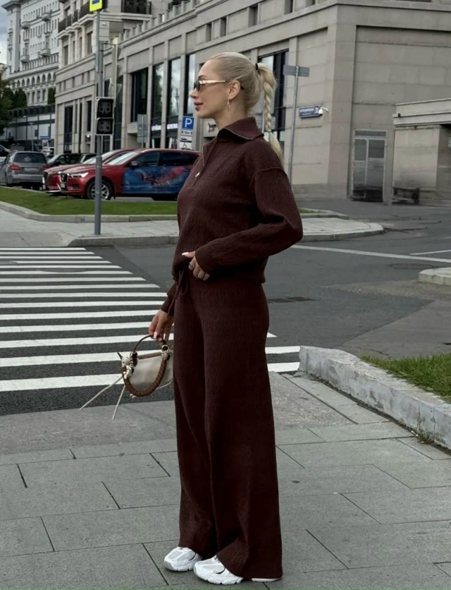 Спортивный костюм 23169059