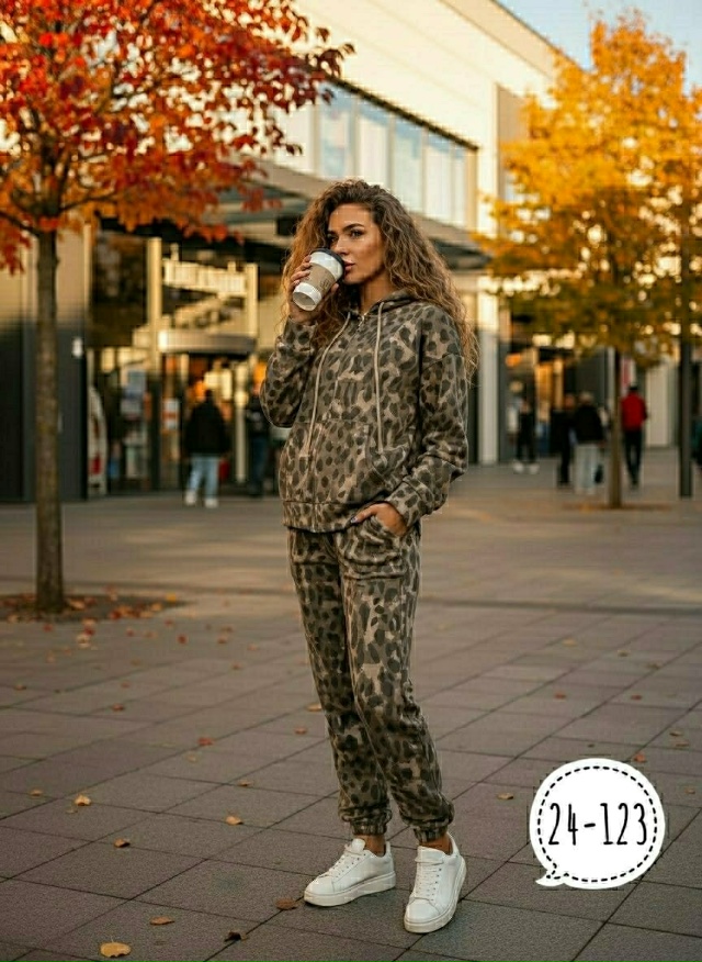 Спортивный костюм 23170533