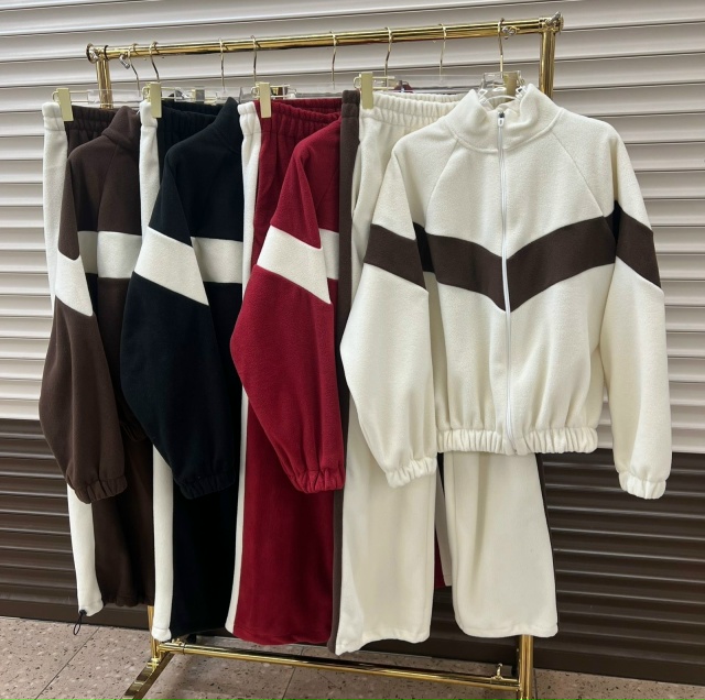 Костюм 23170351