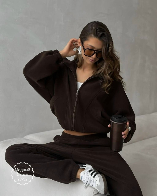 Спортивный костюм 23173513