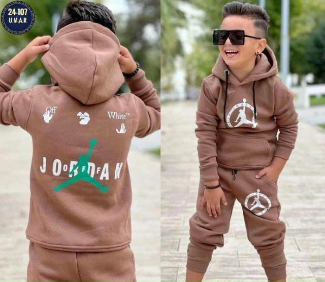 Спортивный костюм 23176467