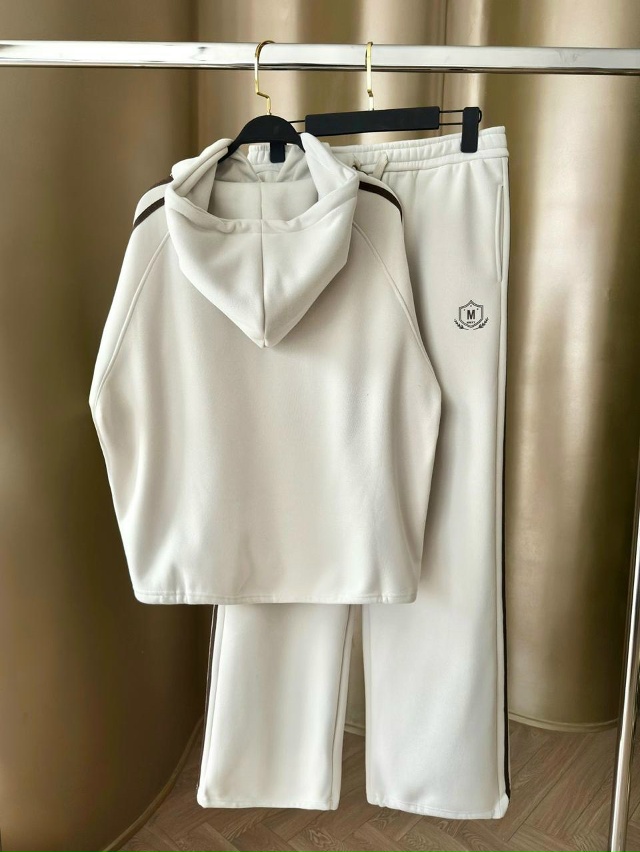 Спортивный костюм 23177617