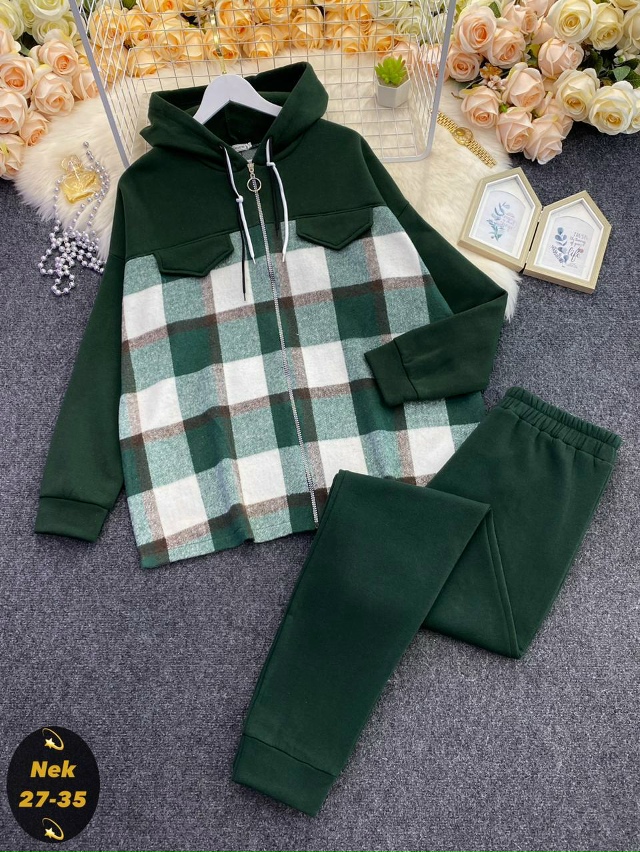 Спортивный костюм 23178294