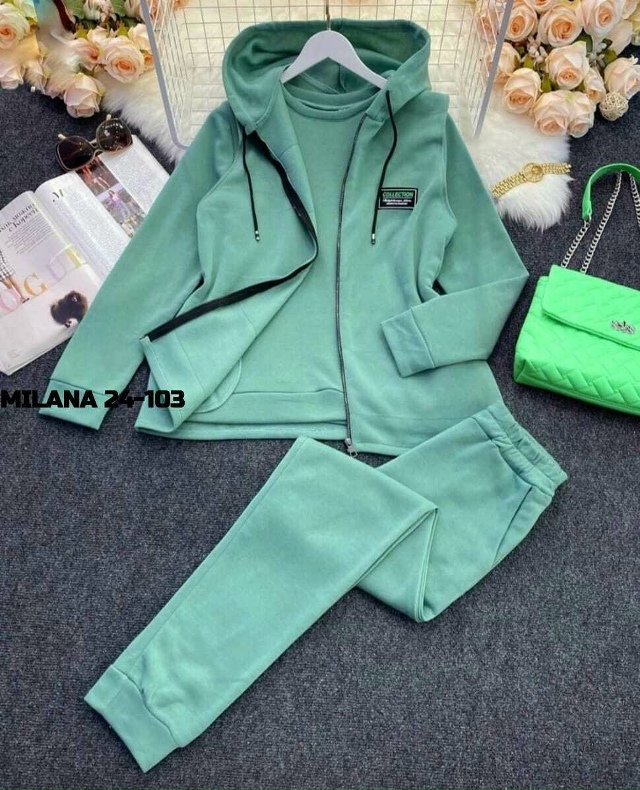 Спортивный костюм 23178337