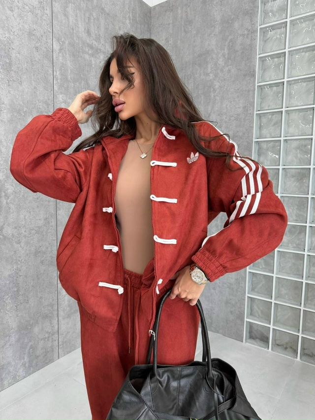 Спортивный костюм 23180219