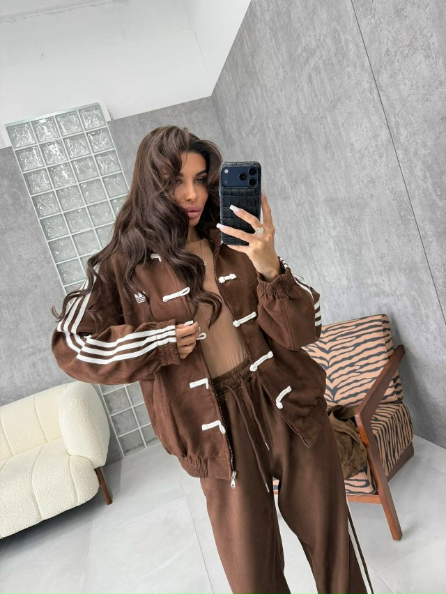 Спортивный костюм 23180219