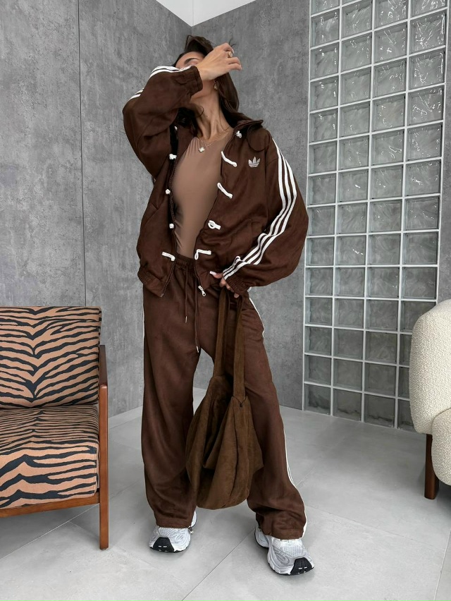 Спортивный костюм 23180219