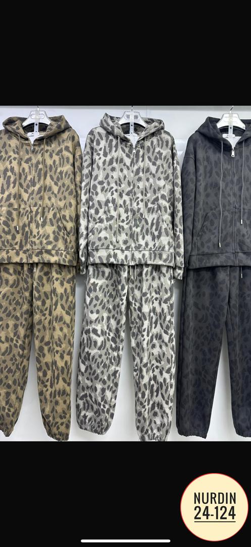 Спортивный костюм 23181726