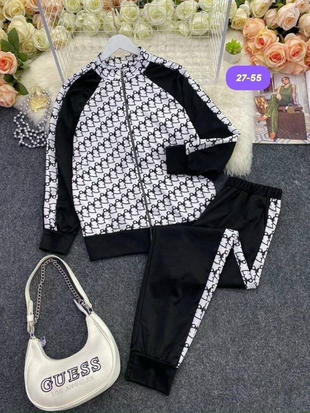 Спортивный костюм 23181992